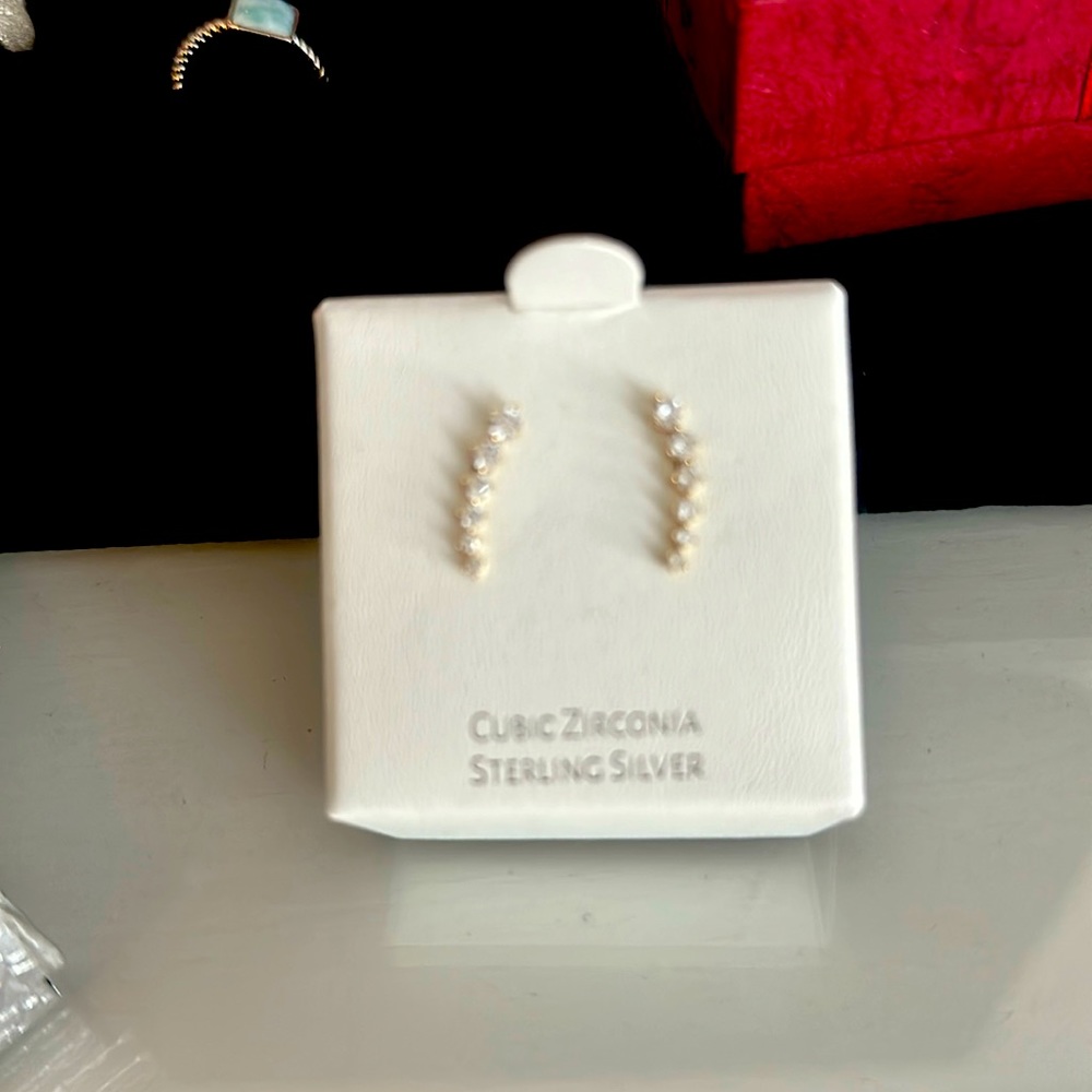 Love these little dainty earrings